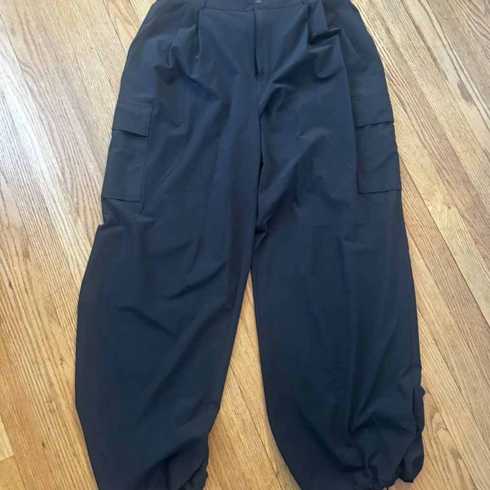 GapFit High Rise Run Around Cargo Joggers LT large tall Black